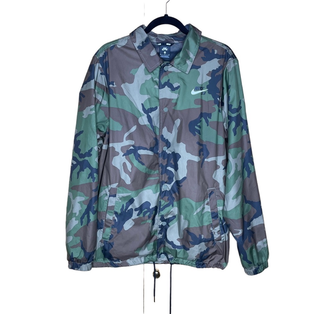 EUC Nike SB Camo Coach’s‎ Nylon Jacket Medium